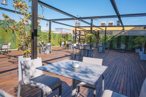 Nuestra terraza, un espacio único para celebrar eventos corporativos en Teatro Las Vegas5